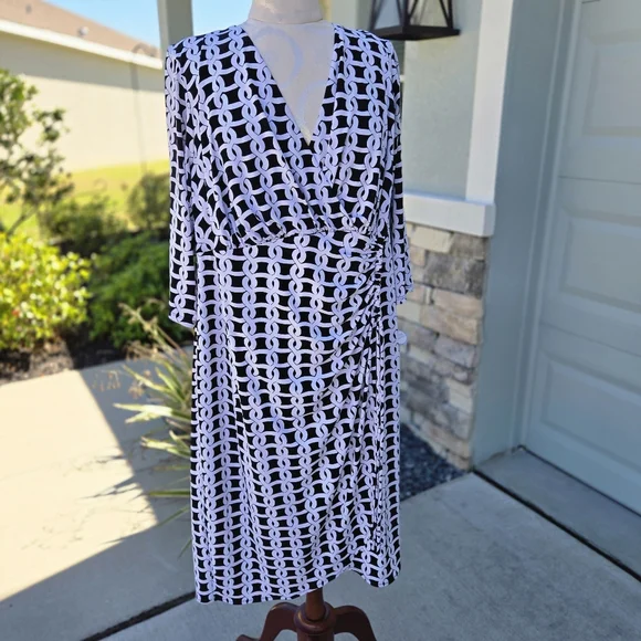 London Times NWT Black & White Geo Wrap Dress, Size 18W - Picture 3 of 11